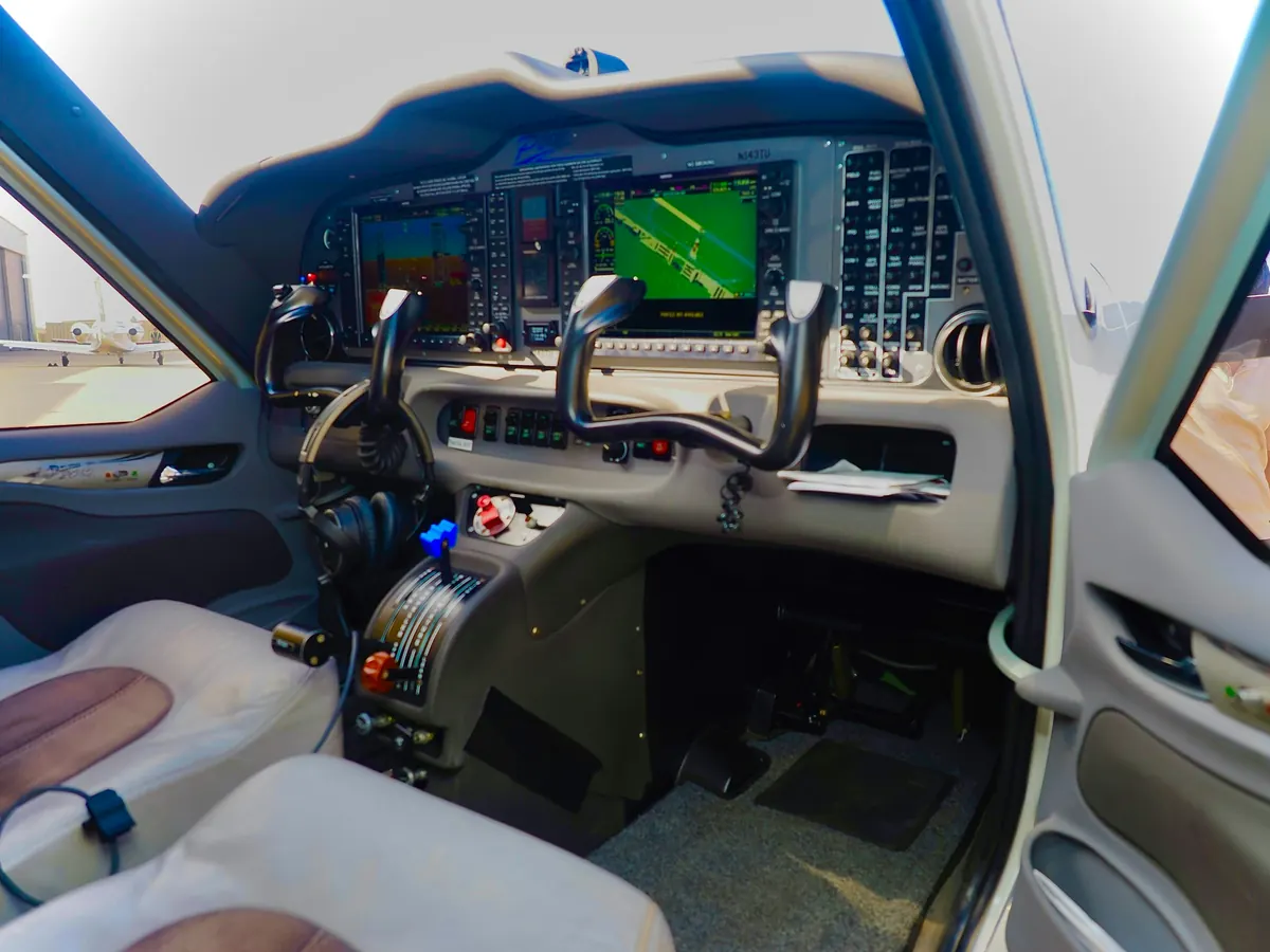 Glass cockpit of a small single-pilot aircraft